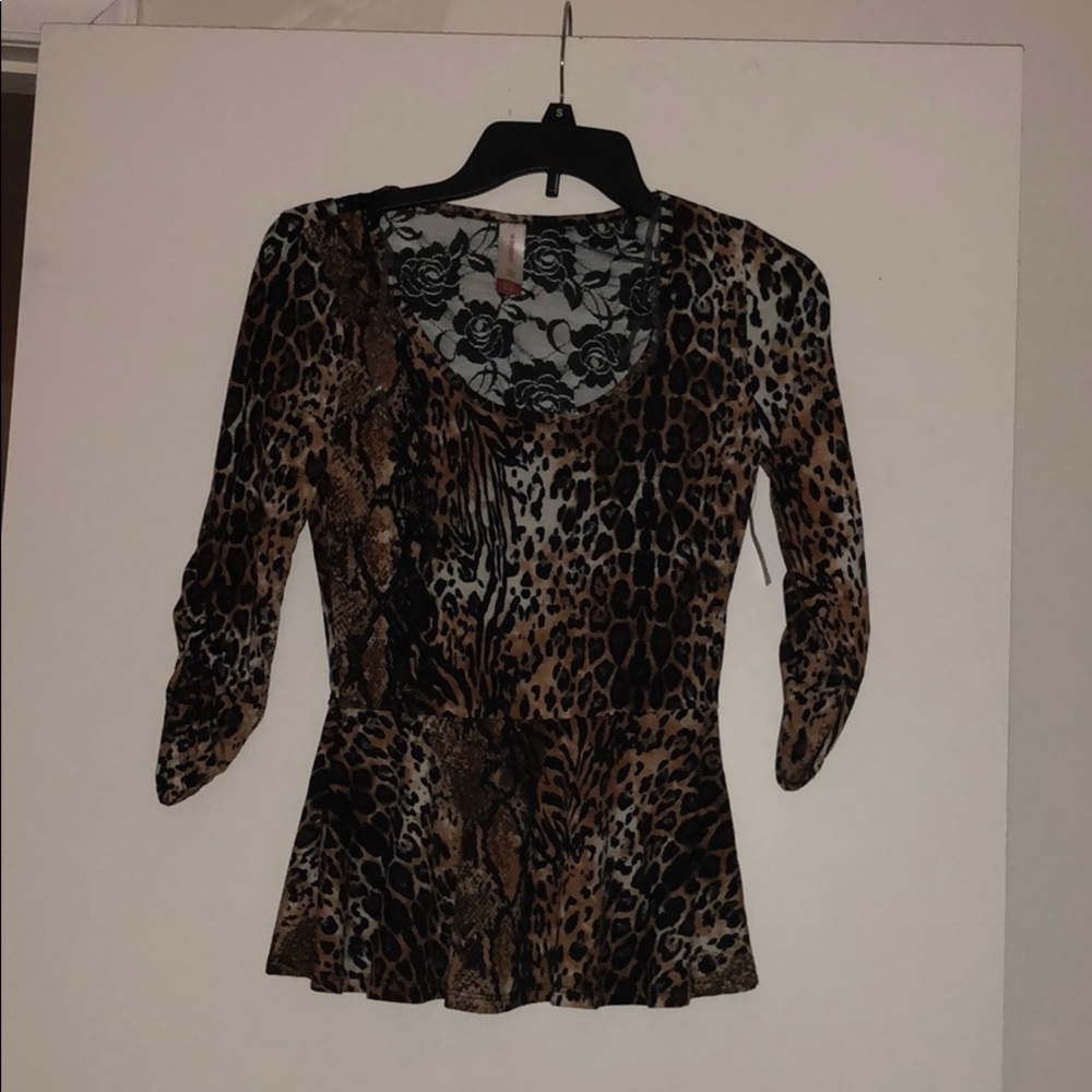 Leopard Top - Picture 3 of 3